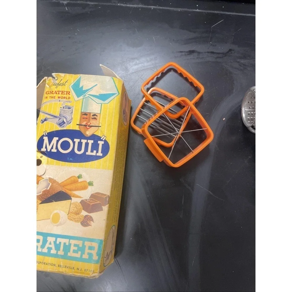 Vintage‎ Mouli Handheld Rotary Grater in Original Damaged Box #21538